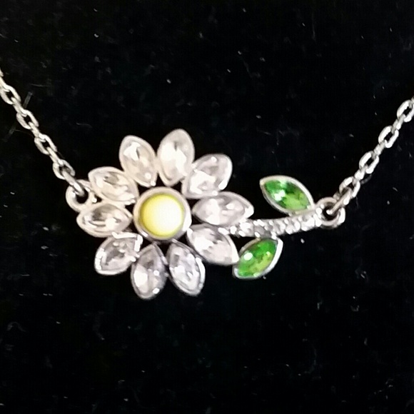 Daisy necklace from lia sophia