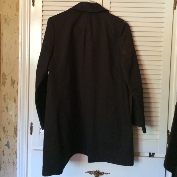 Wonderful  black mid length jacket. - Picture 2 of 2