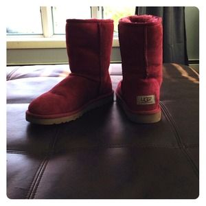 Dark pink/mauve Ugg Boot short
