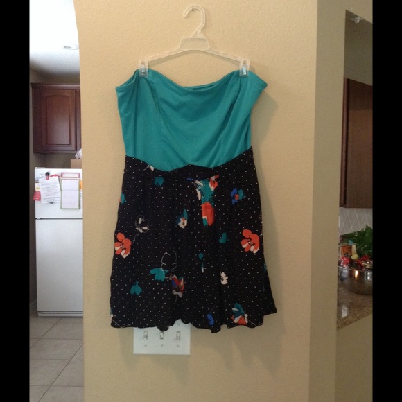 3 strapless XXL dresses