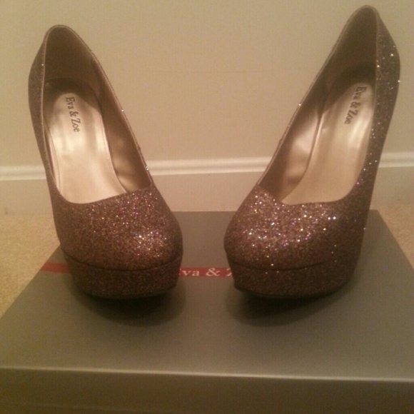 Pumps - Picture 2 of 3