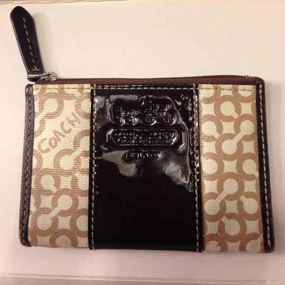 Authentic Coach change/credit card wallet! - Picture 1 of 4