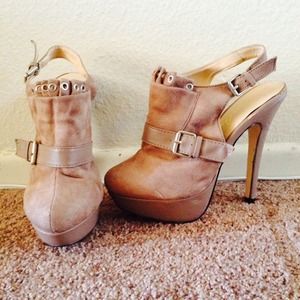 Beige slingback pumps