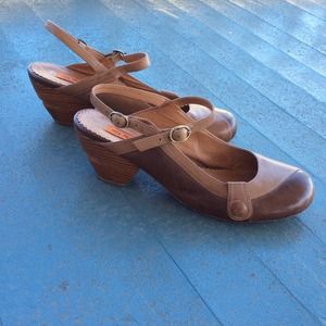 Mis Mooz size 11 retro slingback Elizabeth pumps