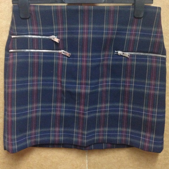 Zara Dresses & Skirts - Short Plaid Skirt