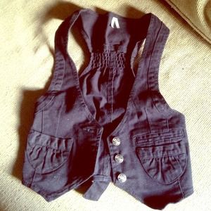 Black cotton vest