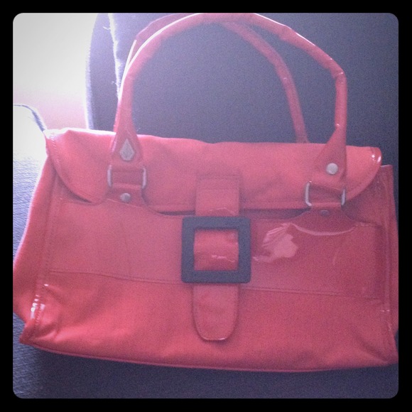 Cute, red handbag. - Picture 1 of 3