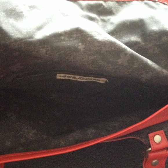 Cute, red handbag. - Picture 3 of 3