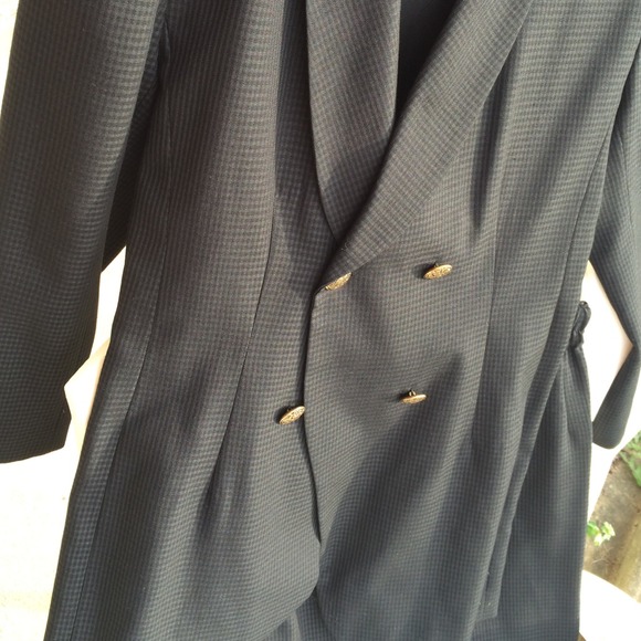 Suit black and gray check pattern. - Picture 4 of 4