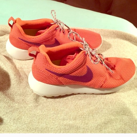 nike roshe run orange