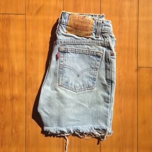 high waisted blue shorts ! 😍