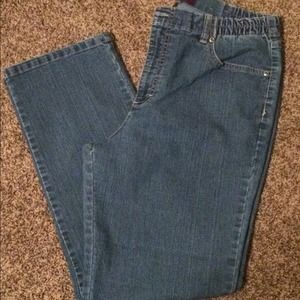 Very cute, rarely worn petite jeans. Medium wash.