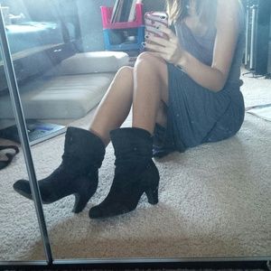 Comfortable Black ankle booties!