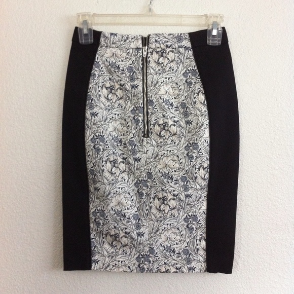 Beautiful pencil skirt. - Picture 2 of 4