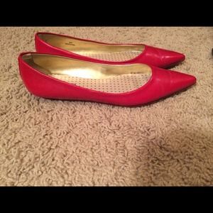 PRICE REDUCED! Beautiful red flats! 😍