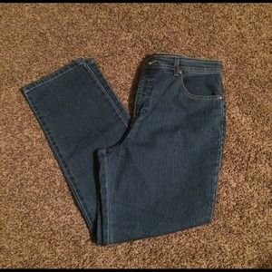 Cute, rarely worn jeans. Medium wash