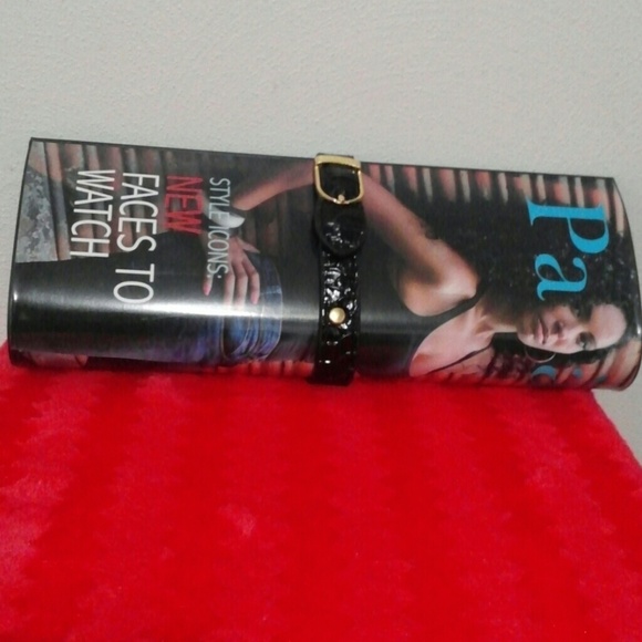 Cute magazine clutch