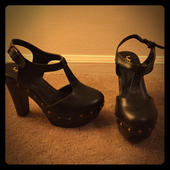Forever 21 pumps