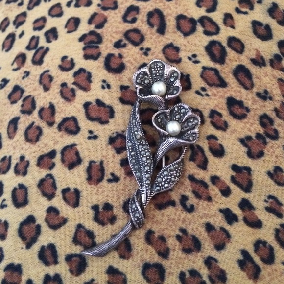 Silver pearl pin