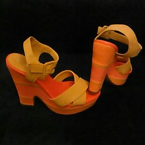 TRADE NWOT BCBGenration Colorful Wedge Heel Sandal