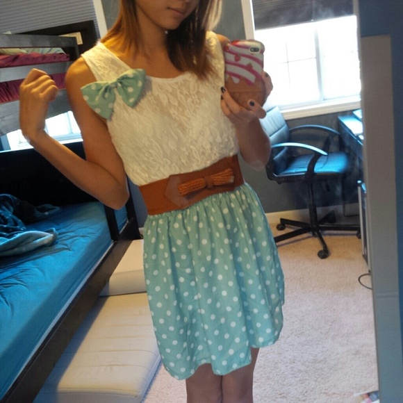 Adorable pastel green polka dotted lace dress!