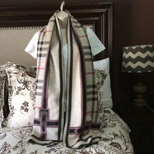 AUTHENTIC BURBERRY HAYMARKET CHECK SCARF NWT