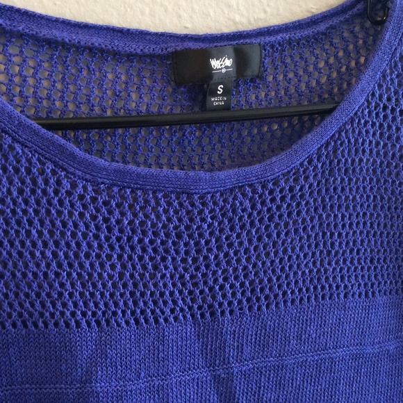 🚫SOLD💗 Dark Blue Top 💗 - Picture 2 of 4