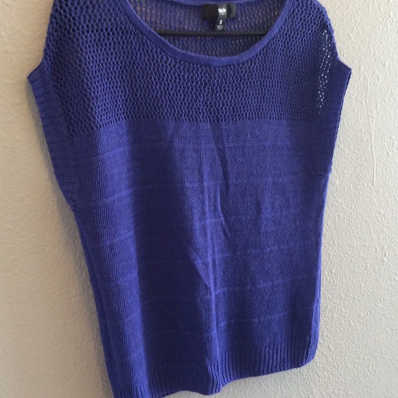 🚫SOLD💗 Dark Blue Top 💗 - Picture 3 of 4