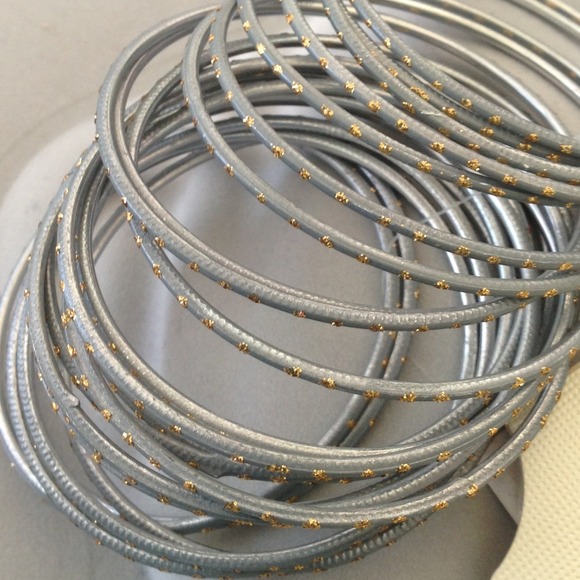 NWT Gold/grey color bracelets (22 pieces) - Picture 2 of 2