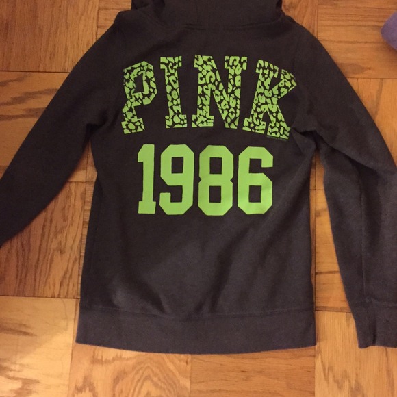 🌀TRADED🌀 victoria's secret zip up