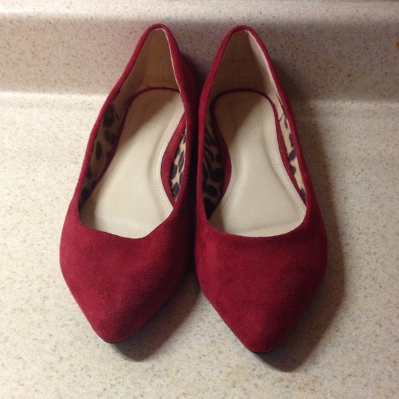 Red Pointed Toe Ballet Flats