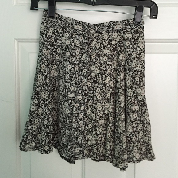 Brandy Melville skirt