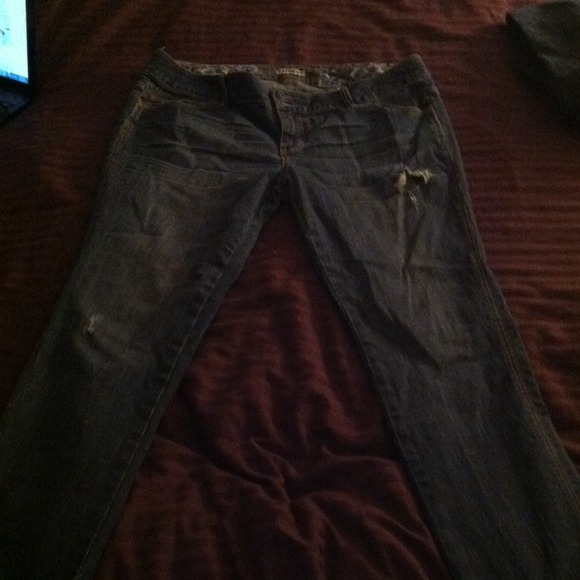 A jean pair of Capris from express
