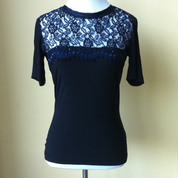 St. John Couture Top - Picture 2 of 4