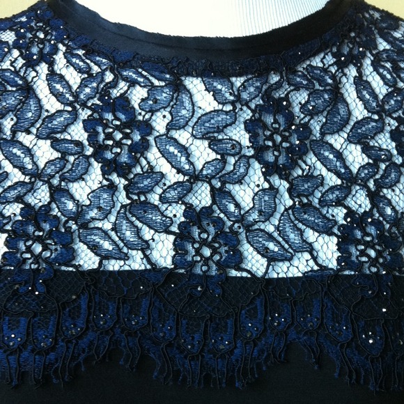 St. John Couture Top - Picture 3 of 4