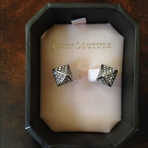 🎉💥SOLD💥🎉Juicy Couture earrings