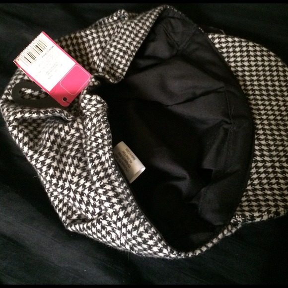 Hat - Picture 3 of 8