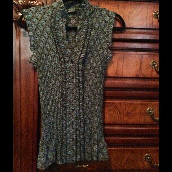 Cute blouse!
