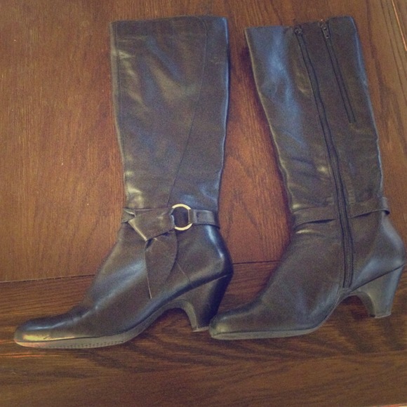 Aero soles tall black boots size 8
