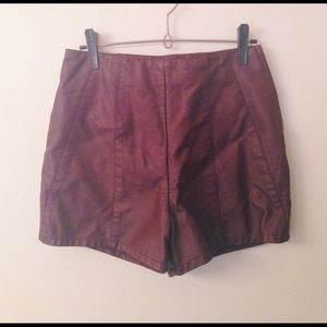 Faux leather high waisted shorts SZ 25