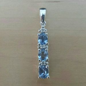 Ceylon Blue Sapphire and Diamond Pendant