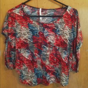 Kiwi Cropped Poncho Top with Striped Leaves Design