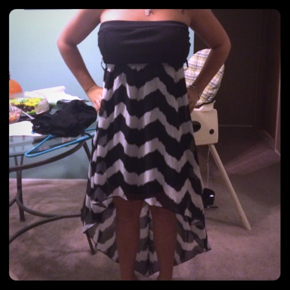 Rue21 Dresses & Skirts - Black and white hi-low dress