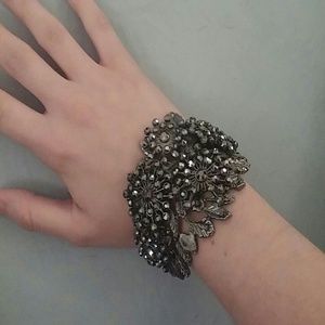 Bulky flower bracelet