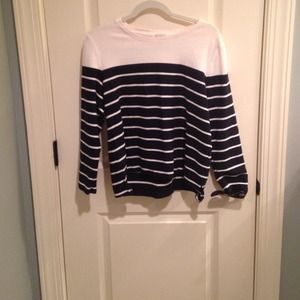 Gap sweater
