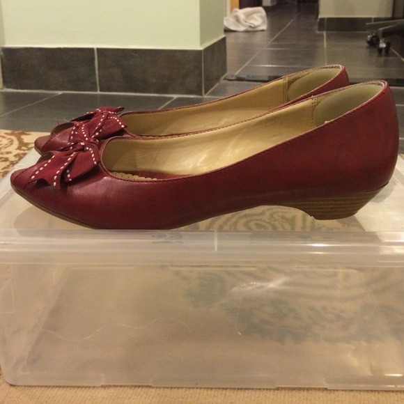 Peep toe, small heel - Picture 2 of 3