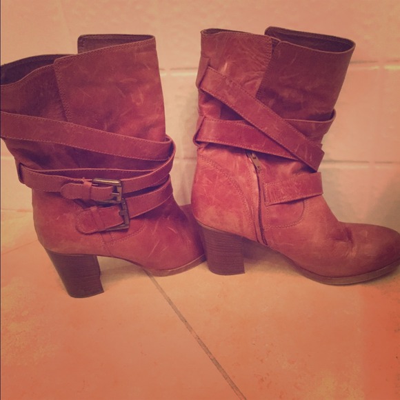 Cognac leather booties