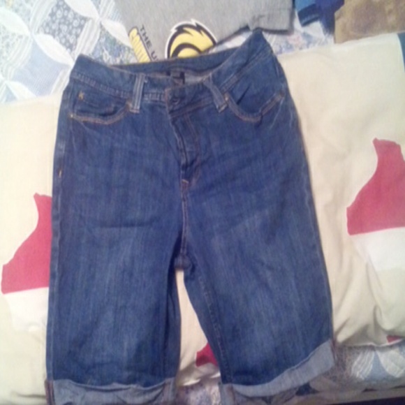 Cropped shorts