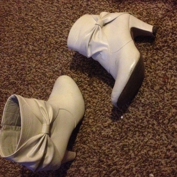 Shoes/ heels