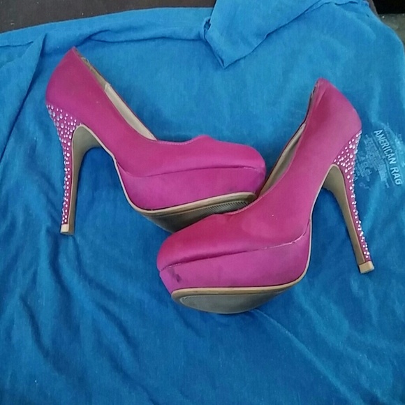 Fuchsia heels with rhinestones